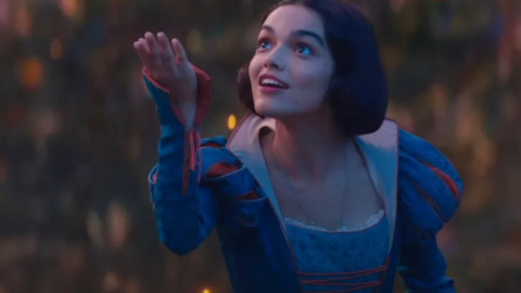 Nàng Bạch Tuyết của Disney lên tiếng giữa bão chỉ trích