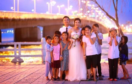 Sau một thập kỷ mất liên lạc, họ tìm thấy nhau nhờ... một bức ảnh cưới