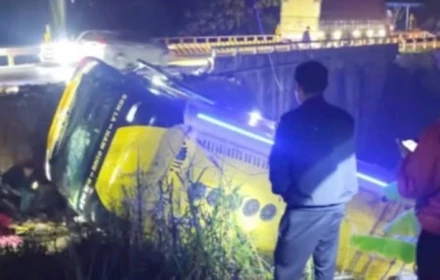 Lật xe khách trên Quốc lộ 6 (Sơn La) khiến bốn người tuvong, nhiều người bị thương