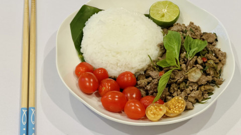 4 thói quen khi ăn cơm có hại sức khỏe nhiều người Việt thường làm