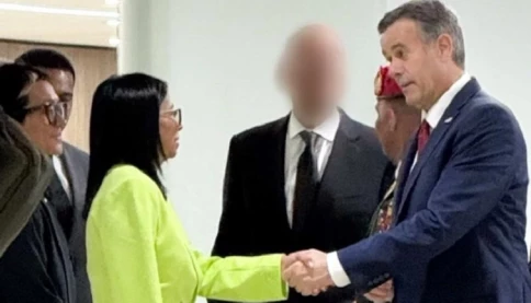 Lần đầu tiên Trump giải thích vì sao Tổng thống lâm thời Venezuela là cấp phó của ông Maduro