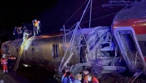 Trật bánh tàu cao tốc ở Tây Ban Nha đã khiến ít nhất 21 người thiệt mạng và hơn 100 người bị thương