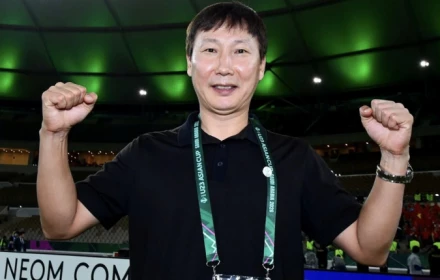 Cách ăn phở độc đáo của HLV Kim Sang-sik