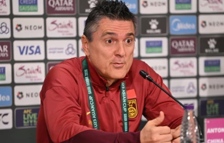 HLV Trung Quốc lo ngại thể lực khi đối đầu Việt Nam