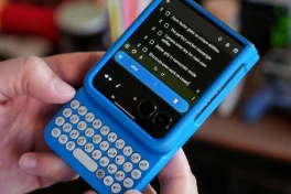 Bạn muốn "hoài niệm" trải nghiệm gõ phím Blackberry trên điện thoại Android không?