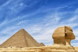Kim tự tháp Giza có mấy mặt? Vì sao kim tự tháp Giza có thể tồn tại suốt 4.500 năm đến tận bây giờ?