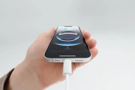 Bất ngờ về dung lượng pin thực tế của iPhone 16e, lớn hơn nhiều iPhone 16