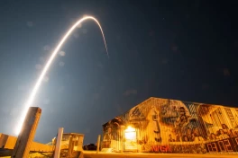 SpaceX đưa tàu đổ bộ Athena lên Mặt Trăng để làm gì?