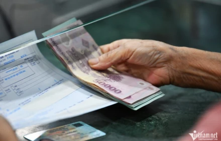 Bộ Nội vụ: Xem xét tăng lương cơ sở trong năm 2026 để cải thiện đời sống cán bộ, công chức