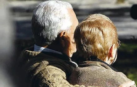 Khi về già nhiều người nhận ra: chỗ dựa lớn nhất của đời người không phải là con cái, mà là hai thứ mình nắm chắc trong tay