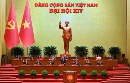 Chiều nay Trung ương, Bộ Chính trị, Tổng Bí thư khóa mới ra mắt Đại hội 14