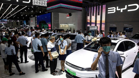 Chủ xe điện Trung Quốc khóc ròng trước làn sóng sập tiệm của các hãng xe