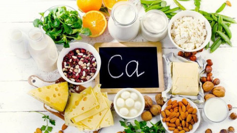 Cơ thể con người cần bao nhiêu canxi mỗi ngày để giữ xương chắc khỏe?