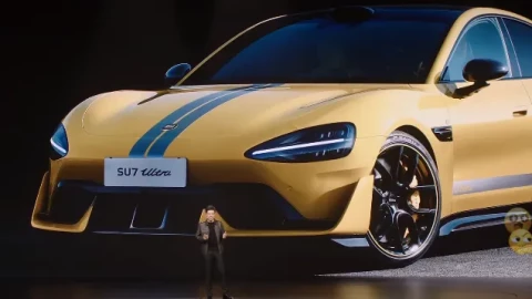 Xiaomi SU7 Ultra giá gần 1,9 tỷ, hiệu suất ngang Porsche, độ sang trọng sánh với BBA