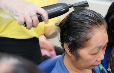 Vì sao ngày càng nhiều người bỏ thuốc nhuộm, chuyển sang dầu gội phủ bạc?