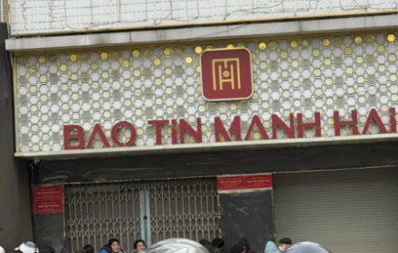 Giá vàng hôm nay 28/1/2026 tăng ra sao mà tôi thấy sáng sớm dân đi xếp hàng dài quá!