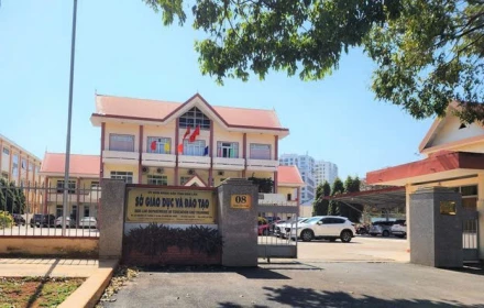 Khi phần thưởng đến muộn, niềm vui của học sinh không còn trọn vẹn