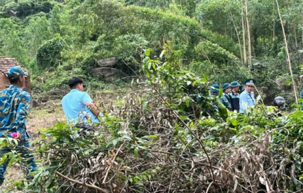 Hiện trường máy bay quân sự YAK-130 rơi ở vùng núi Đắk Lắk