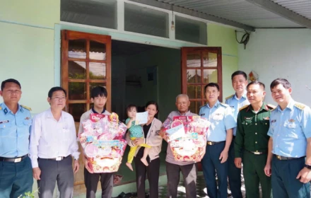 Học sinh lớp 11 cứu phi công vụ máy bay quân sự Yak-130 gặp nạn: "Em không nghĩ đó là việc lớn lao hay thành tích gì"