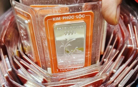 Giá bạc hôm nay 30-1: Rớt thẳng đứng