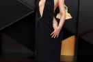 Dàn sao mặc hở bạo trên thảm đỏ Grammy