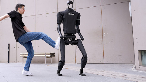 Robot hình người của Unitree "nổi loạn" tại sự kiện, làm dấy lên lo ngại về an toàn