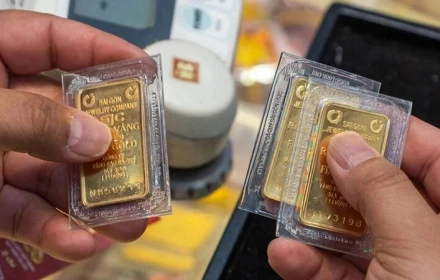 Giá vàng giảm thủng đáy, nhà vàng thông báo ngừng bán vì quá tải!