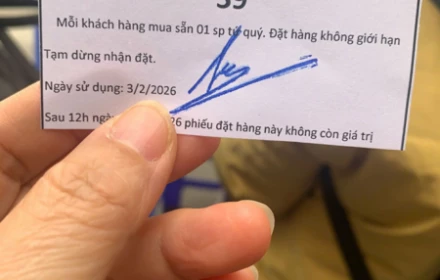 Khổ vì có tiền, mất ngủ vì có tiền: Chuyện xếp hàng mua vàng từ tờ mờ sáng