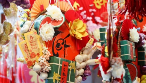 Hà Nội: Ngoài 2 tháng lương hưu, người thụ hưởng còn nhận thêm quà Tết