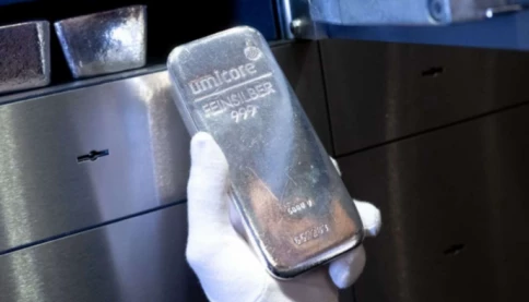 Thị trường bạc "cuồng loạn", nhà đầu tư gánh hậu quả tàn khốc, tài sản bốc hơi sau một đêm