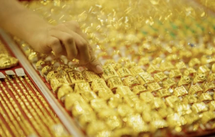 Giá vàng hôm nay 4/2: Tăng mạnh trở lại sau đợt bán tháo hiếm có