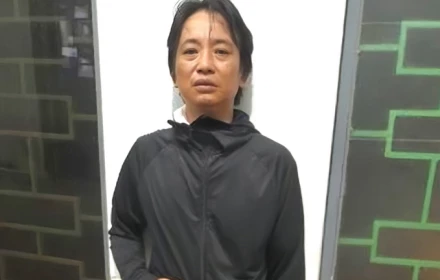 Người đàn ông rút xăng xe máy đốt vợ "hờ" vì ghen tuông