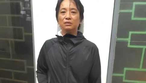 Người đàn ông rút xăng xe máy đốt vợ "hờ" vì ghen tuông