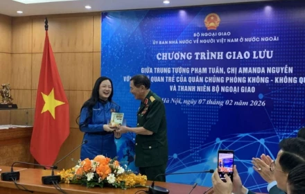 Trung tướng Phạm Tuân - Amanda Nguyễn - cuộc hội ngộ của những người Việt đầu tiên bay vào vũ trụ