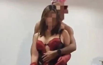 Tai hại khi công ty để nhân viên cởi đồ, uốn éo phản cảm ở văn phòng