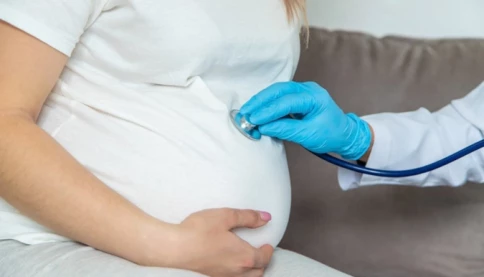 Trung Quốc: Hoàn trả phí khám thai cho cả người nghỉ hưu gây tranh cãi