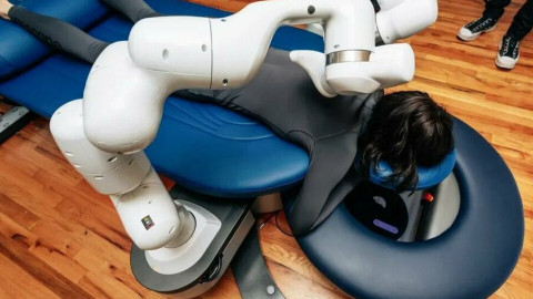Robot Massage AI: Không mệt mỏi, không than vãn, giá rẻ hơn nhân viên thật?