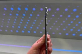 Đây là chiếc smartphone mỏng nhất thế giới, mặt lưng gốm, pin 'trâu' bất ngờ