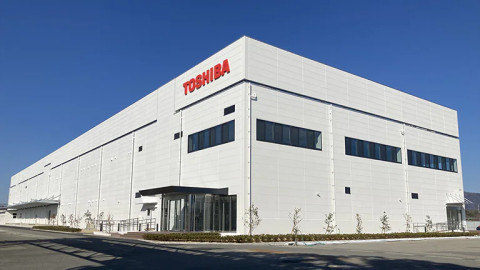 Toshiba khánh thành nhà máy sản xuất chip cho xe điện