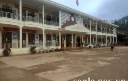 Thông tin chính thức vụ việc một học sinh lớp 1 "bị nhốt" trong lớp học ở Nậm Lầu