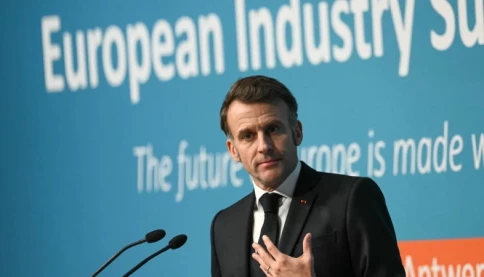 Ông Macron gọi Elon Musk là "một trong những người nhận trợ cấp nhiều nhất từ tiền thuế của người dân Mỹ", Musk nhanh chóng đáp trả