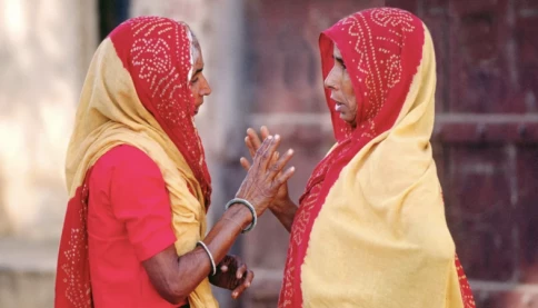 Bí ẩn sau cái lắc đầu của người Ấn Độ