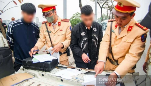 Khi người dân quay clip CSGT: Ranh giới giữa giám sát và gây rối trật tự công cộng?