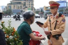 Ra quân kiểm tra nồng độ cồn ngay từ 10 giờ sáng mùng Một!