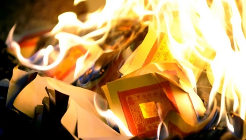 Tết Bính Ngọ 2026 ngày nào đẹp làm lễ hóa vàng? Văn khấn hóa vàng Tết Bính Ngọ, khung giờ đẹp và cách cúng chuẩn