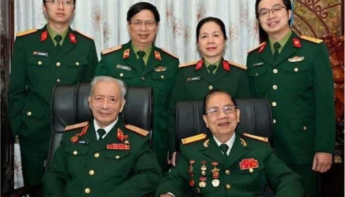 Gia đình hiếm có ở Việt Nam: 3 cha con nhận Giải thưởng Hồ Chí Minh, 2 người là tướng kiệt xuất về ghép tạng