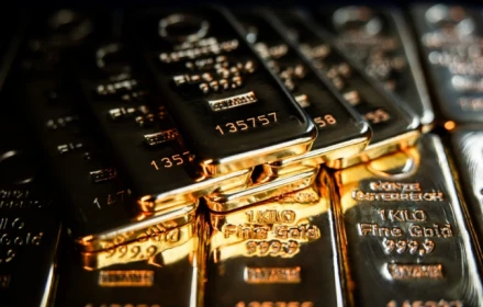 Giá vàng thế giới rơi mạnh khiến giới đầu tư “nín thở”, ăn Tết xong mua vàng có kịp?