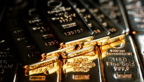 Giá vàng thế giới rơi mạnh khiến giới đầu tư “nín thở”, ăn Tết xong mua vàng có kịp?