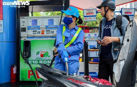 Giá xăng đồng loạt giảm, giá dầu tăng trong kỳ điều hành đầu tiên năm Bính Ngọ