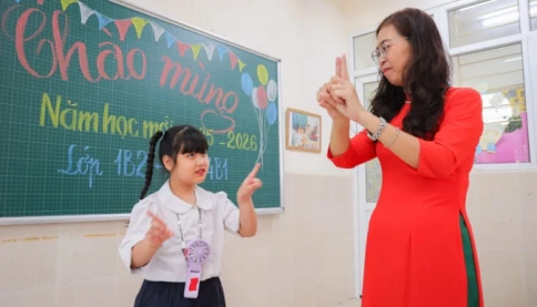 Bố trí biên chế giáo viên theo hướng giảm hưởng lương ngân sách